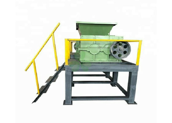 Chine Machine de défibreur de double axe/broyeur en plastique multifonctionnels plastique de déchets fournisseur