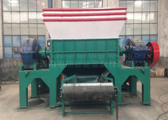Chine Pneu de rebut d'usine de réutilisation de pneu de voiture de deux axes réutilisant la couleur de coutume de Mchine fournisseur